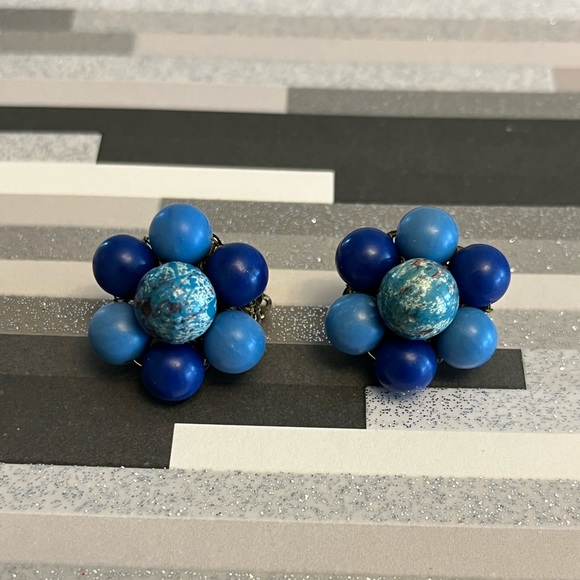 Vtg Floral 80s earrings 🖤 - Picture 2 of 4